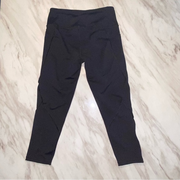 Victoria’s Sport Criss Cross Legging - Picture 5 of 5